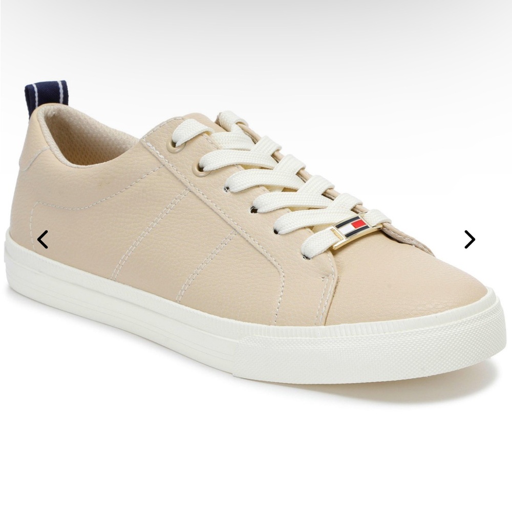 NWB Tommy Hilfiger Lila Sneakers